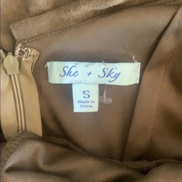 Velvet Ruffle Romper - Picture 4 of 4